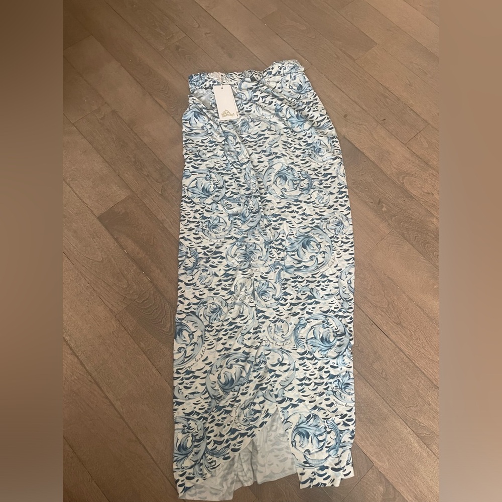 Agua Bendita Skirt
Blue
Printed
Elasticized Waist